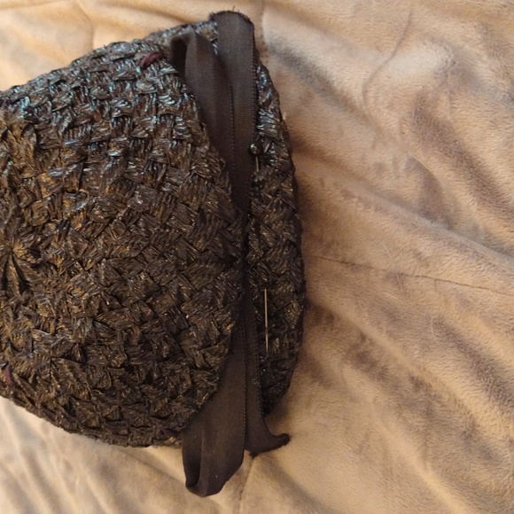 1920's Cloche with Bow Detail and Loops for Veil Attachment - Picture 2 of 5